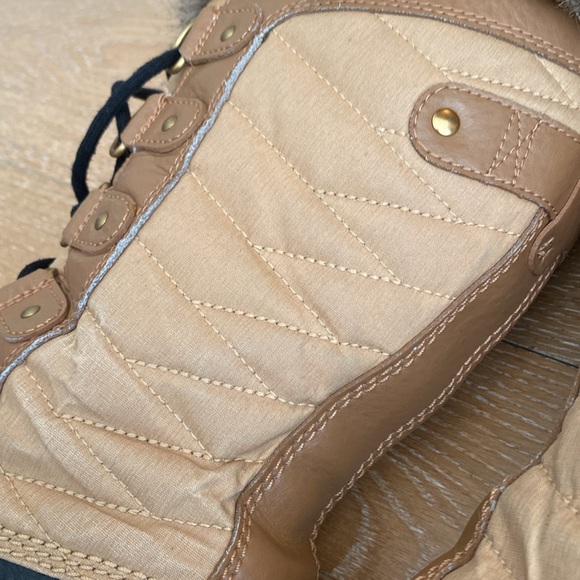 Sorel Joan of Arctic Boots (size 6) Waterproof! WORN ONE SEASON - Picture 13 of 16